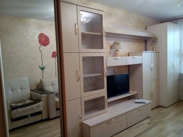 Rent an apartment in Kremenchuk on the St. Pershotravneva 31/6 per 3000 uah. 