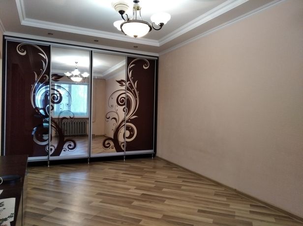Rent an apartment in Rivne on the St. Romana kniazia per 4000 uah. 