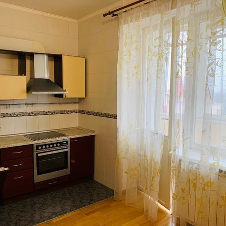 Rent an apartment in Kyiv on the Avenue Heroiv Stalinhrada 6 per 26000 uah. 