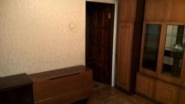 Rent a room in Kyiv on the St. Kashtanova 10 per 2500 uah. 