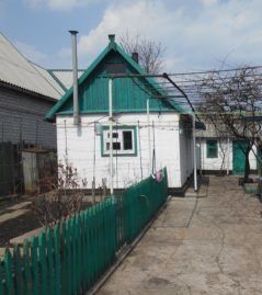 Rent a house in Chernihiv on the St. Rokosovskoho per 1100 uah. 