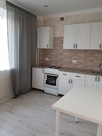 Rent an apartment in Kyiv on the St. Sribnokilska 14а per 5500 uah. 
