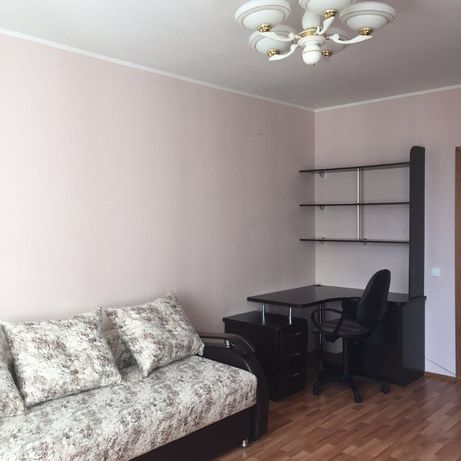 Rent an apartment in Kyiv on the St. Sribnokilska 20 per 5500 uah. 
