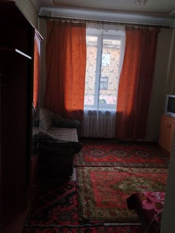 Rent an apartment in Kryvyi Rih on the St. Ufimska 4000 per 4000 uah. 