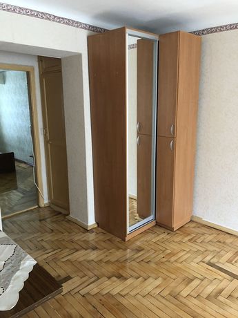 Rent an apartment in Zaporizhzhia on the St. Nyzhnodniprovska per 6000 uah. 