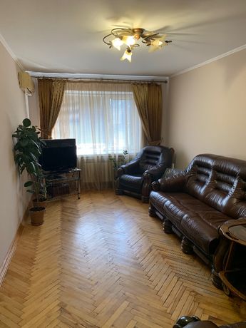 Rent an apartment in Lutsk on the Avenue Peremohy per 6500 uah. 