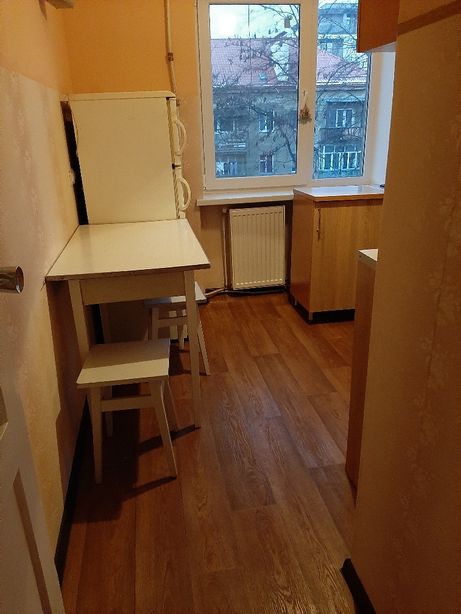 Rent an apartment in Uzhhorod on the Avenue Svobody 32 per 2000 uah. 