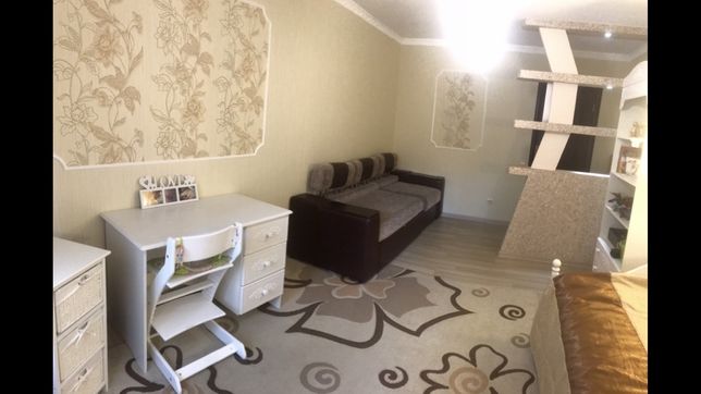 Rent an apartment in Kyiv on the St. Hoholivska 7 per 13500 uah. 