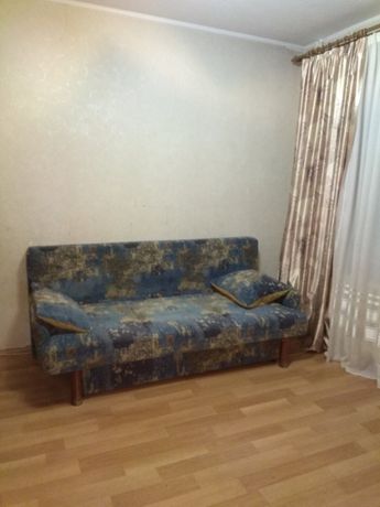 Rent an apartment in Kyiv on the St. Avtozavodska 43 per 11900 uah. 