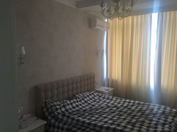 Rent an apartment in Kyiv on the St. Yevhena Konovaltsia 44а per 22000 uah. 