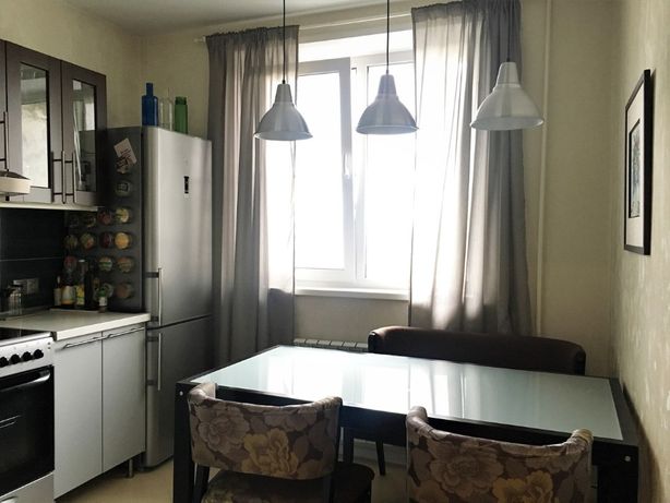 Rent an apartment in Kyiv on the St. Yevhena Sverstiuka 8 per 5000 uah. 