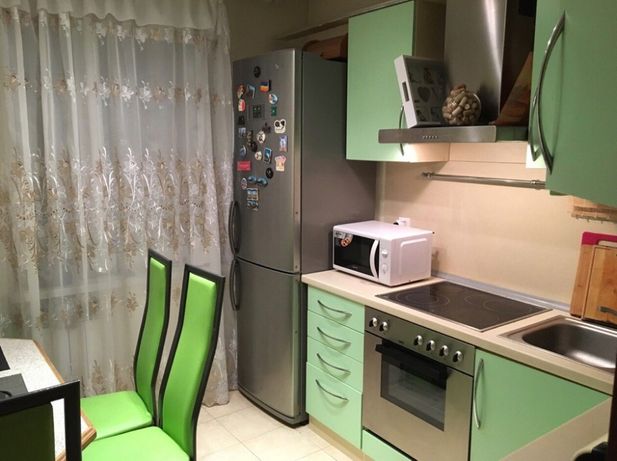 Rent an apartment in Kyiv on the St. Azovska per 5000 uah. 