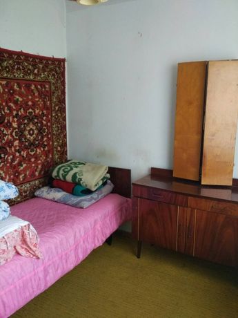 Rent an apartment in Zaporizhzhia on the St. Mykhailova 4 per 3000 uah. 