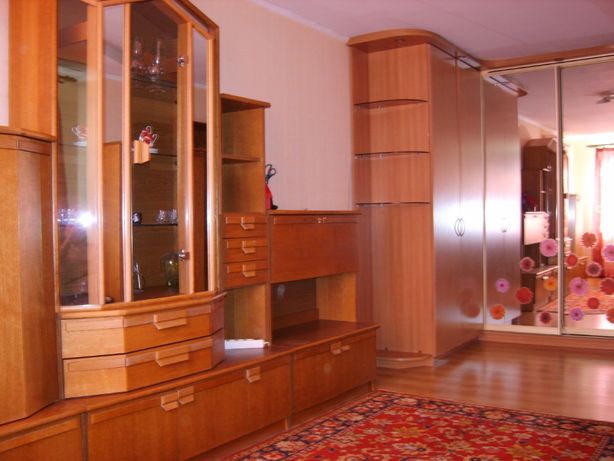 Rent an apartment in Kyiv on the Avenue Honhadze Heorhiia per 8500 uah. 