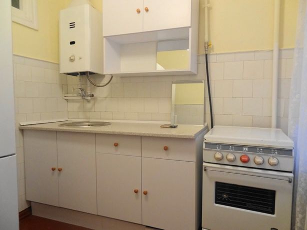 Rent an apartment in Kyiv on the St. Velyka Kytaivska 55А per 9300 uah. 