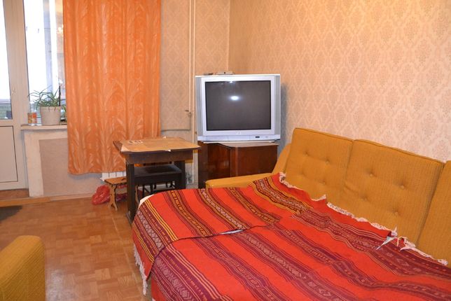 Rent an apartment in Kyiv on the St. Raiduzhna 50/30 per 8000 uah. 