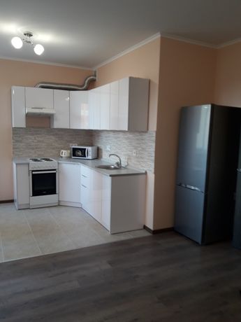 Rent an apartment in Kyiv on the St. Simi Kulzhenkiv 37 per 10500 uah. 
