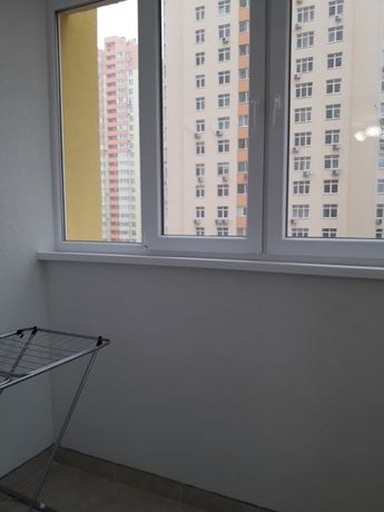 Rent an apartment in Kyiv on the St. Simi Kulzhenkiv 37 per 10500 uah. 