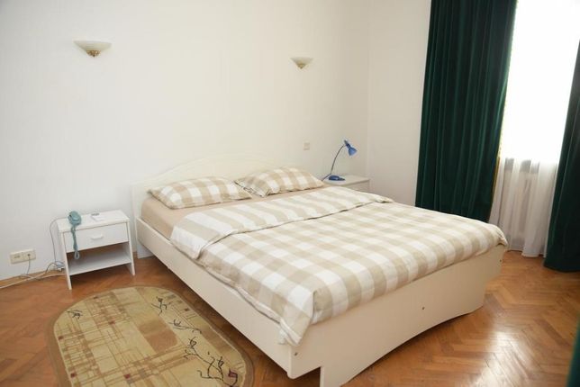 Rent a room in Kyiv on the St. Malyshka Andriia 3 per 3600 uah. 