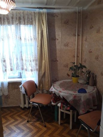 Rent an apartment in Zaporizhzhia on the St. Entuziastiv per 1200 uah. 