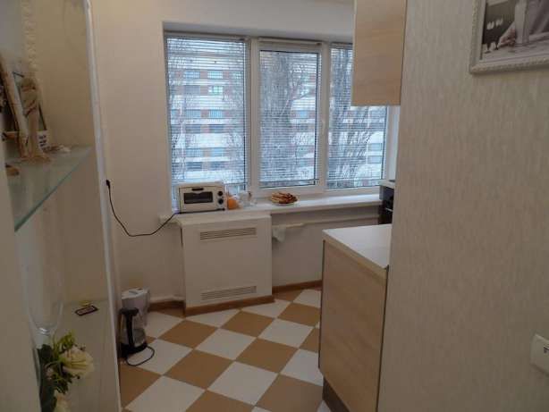 Rent an apartment in Kyiv on the St. Budivelnykiv (Troieshchyna) 8а per 8000 uah. 