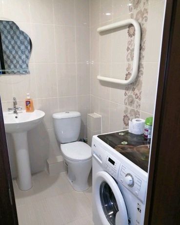 Rent an apartment in Rivne on the St. Solomii Krushelnytskoi 77 per 2500 uah. 