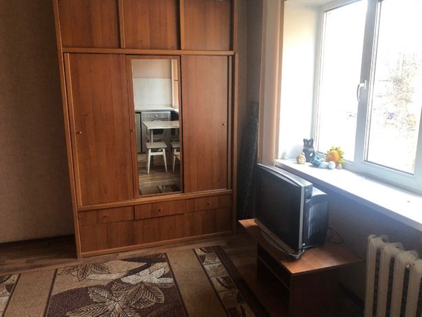 Rent an apartment in Kyiv on the St. Yesenina Serhiia per 7000 uah. 
