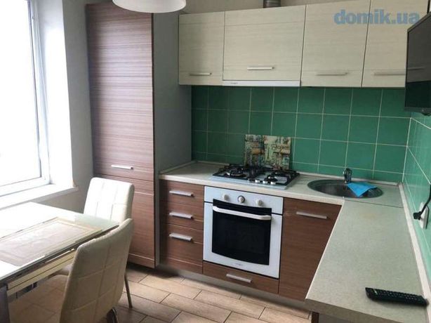 Rent an apartment in Kyiv on the St. Azovska per 5200 uah. 