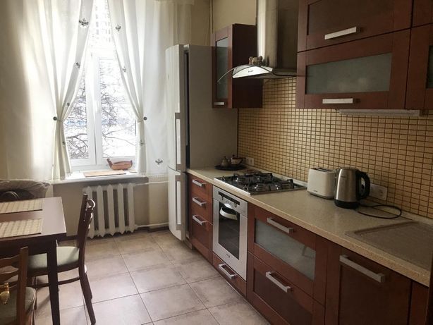 Rent an apartment in Kyiv on the Volodymyrskyi uzvoz 12 per $1000 