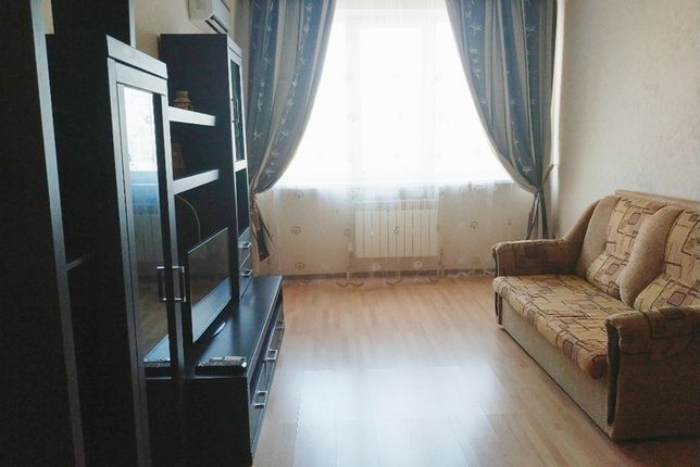 Rent an apartment in Kyiv on the St. Okipnoi Raisy 5 per 4900 uah. 