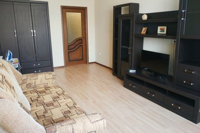 Rent an apartment in Kyiv on the St. Okipnoi Raisy 5 per 4900 uah. 