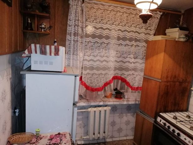 Rent an apartment in Lutsk on the St. Rivnenska per 4000 uah. 