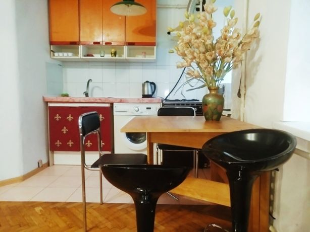Rent an apartment in Kyiv near Metro Druzhbi narodiv per 10000 uah. 