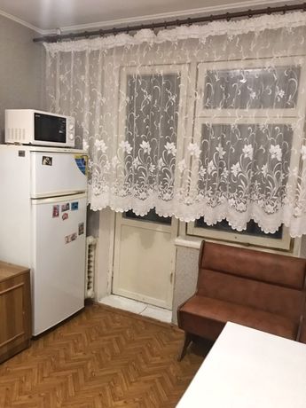 Rent an apartment in Dnipro on the St. Naberezhna Peremohy 124 per 5000 uah. 