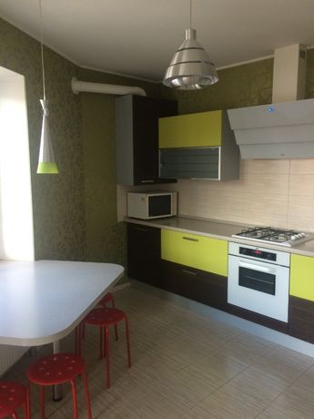 Rent an apartment in Poltava on the St. Nebesnoi Sotni per 9000 uah. 