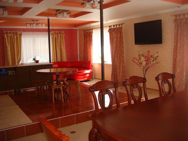 Rent daily a house in Brovary on the St. Lisova 500 per 8000 uah. 