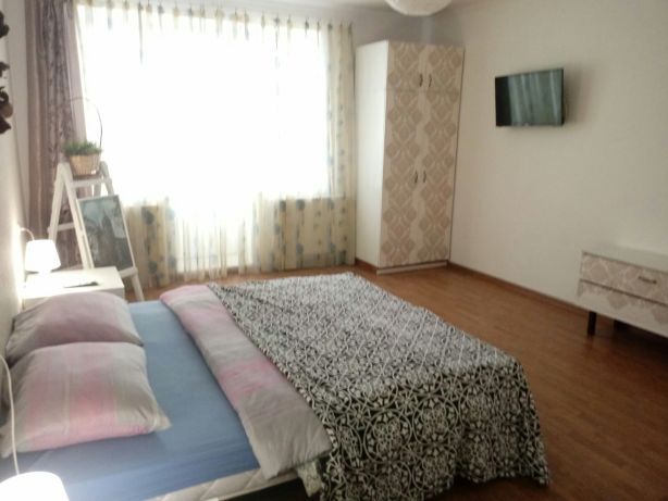 Rent daily an apartment in Ivano-Frankivsk on the St. Sakharova akademika 25а per 580 uah. 