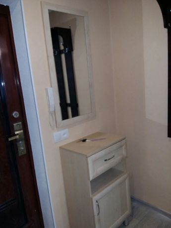 Зняти подобово квартиру в Маріуполі на пров. Нахімова 1/9 за 350 грн. 