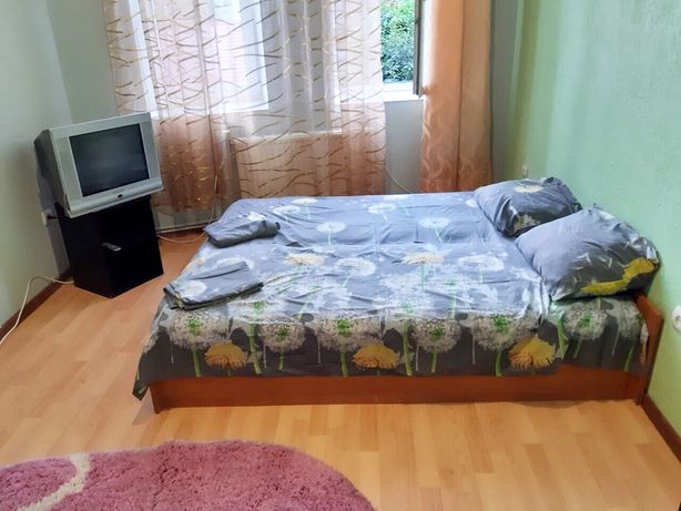 Rent daily an apartment in Ivano-Frankivsk on the St. Mazepy hetmana per 450 uah. 