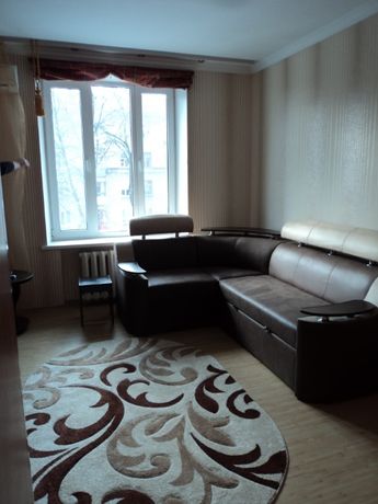 Rent an apartment in Zaporizhzhia on the Avenue Sobornyi 171 per 8000 uah. 