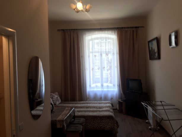 Rent daily an apartment in Lviv on the Rynok square per 400 uah. 