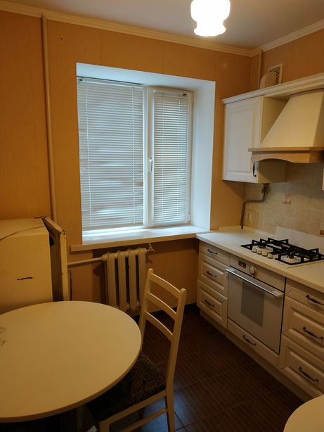 Rent an apartment in Melitopol per 2900 uah. 