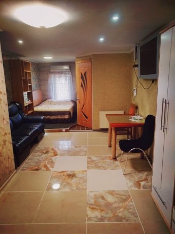 Rent daily an apartment in Chernihiv on the St. Dobrovoltsiv 2 per 499 uah. 