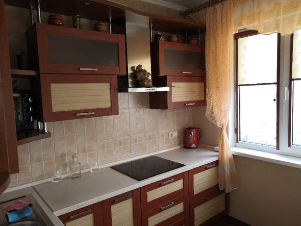 Rent an apartment in Kyiv on the lane Minskyi 5 per 10500 uah. 