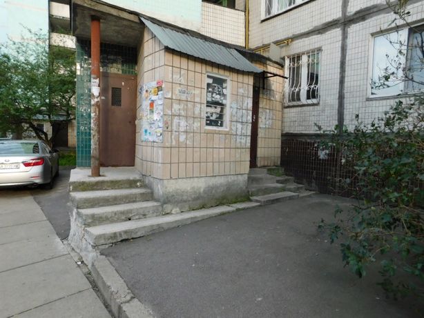 Снять квартиру в Киеве возле ст.М. Дарница за 15000 грн. 