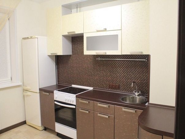 Rent an apartment in Dnipro on the Avenue Dmytra Yavornytskoho 104 per 3900 uah. 