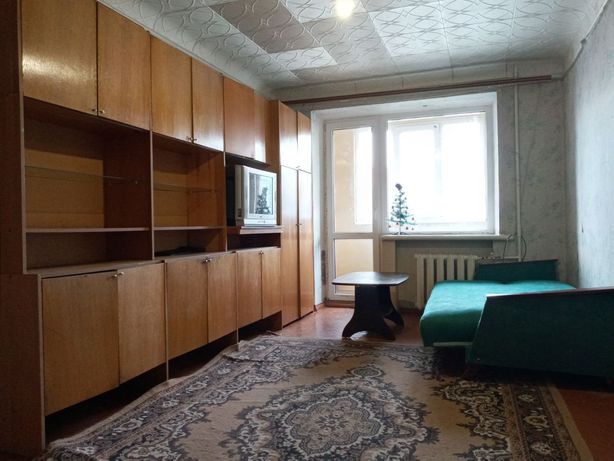 Rent an apartment in Melitopol on the Avenue Khmelnytskoho Bohdana per 2800 uah. 
