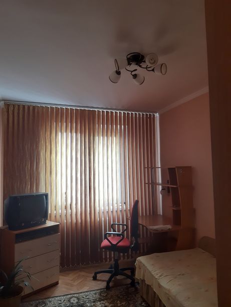 Rent a room in Chernivtsi per 2000 uah. 
