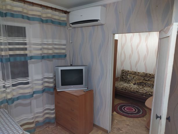 Rent an apartment in Mariupol on the Avenue Metalurhiv per 2500 uah. 