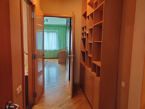 Зняти квартиру в Києві на вул. Драгоманова 8-а за 14500 грн. 